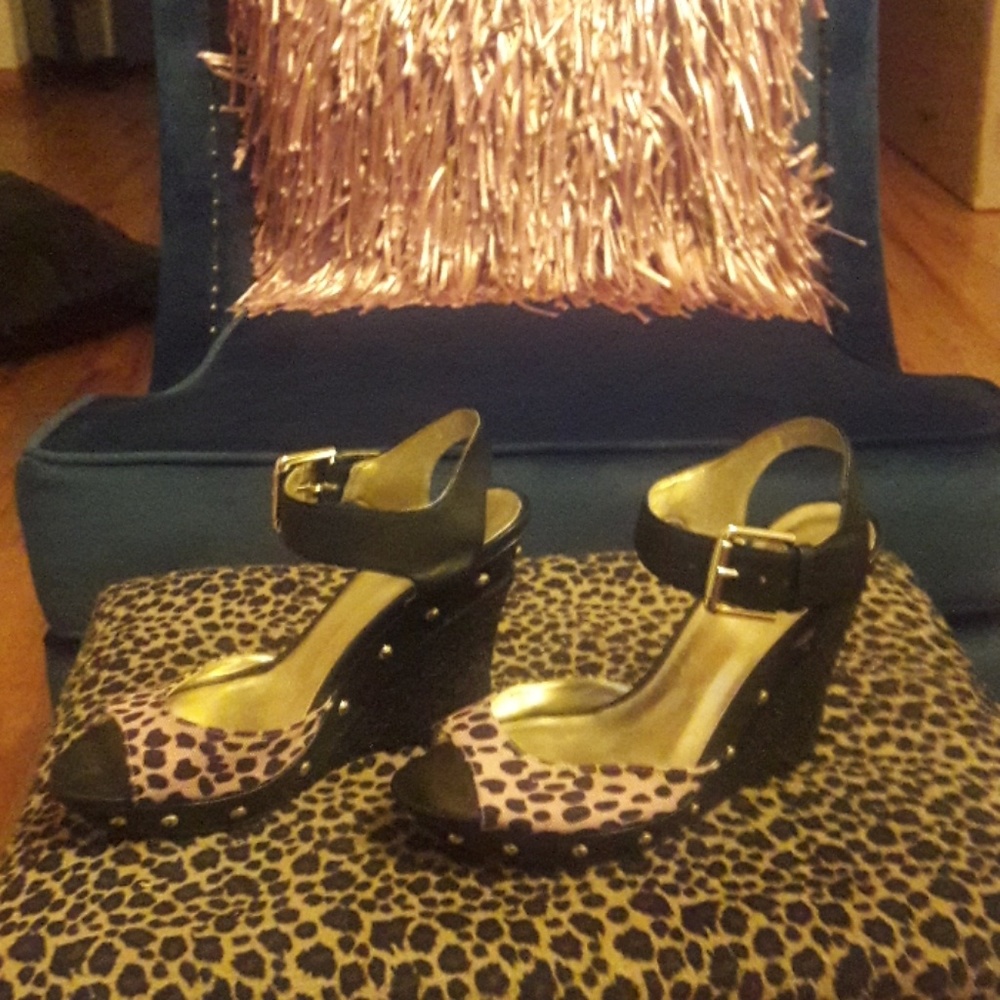 Shoes - Picture 2 of 2
